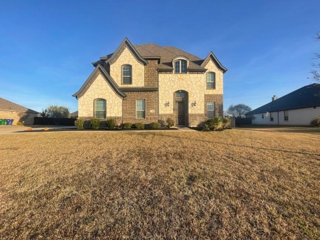 321 Equestrian Drive, Waxahachie, TX 75165