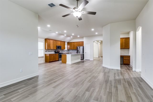 2502 Wallingford Drive, Mansfield, TX 76084