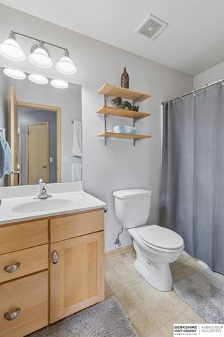 19361 U Street, Omaha, NE 68135