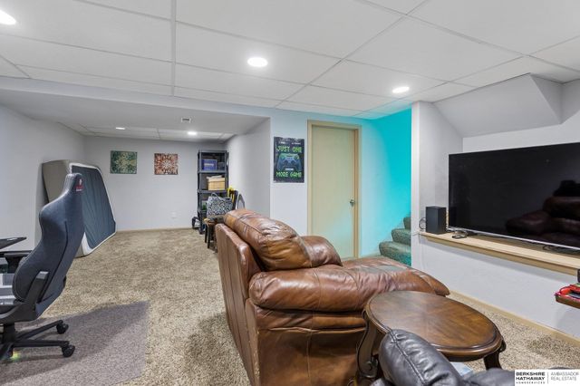19361 U Street, Omaha, NE 68135