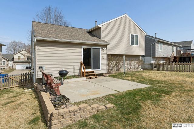 19361 U Street, Omaha, NE 68135