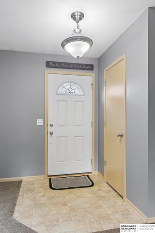 19361 U Street, Omaha, NE 68135