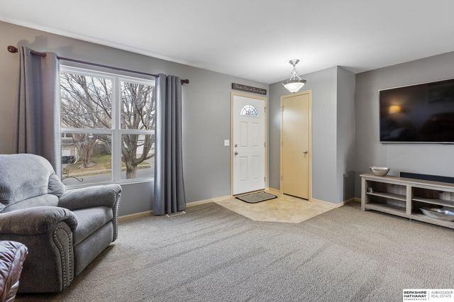 19361 U Street, Omaha, NE 68135