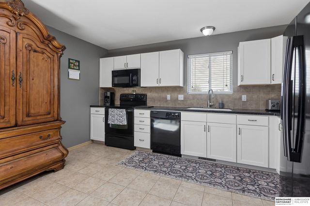 19361 U Street, Omaha, NE 68135