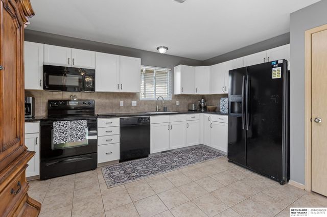 19361 U Street, Omaha, NE 68135