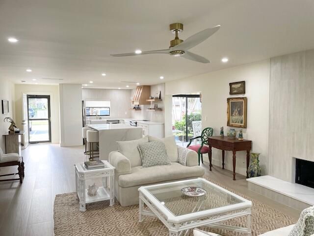 1303 Clubhouse Circle, Jupiter, FL 33477