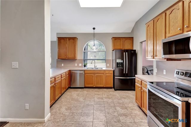 722 Ashland Creek, Victoria, TX 77901