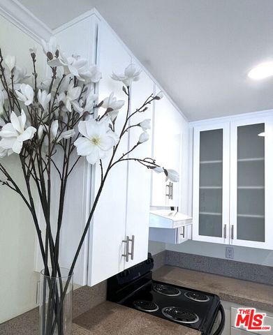 11645 Montana Avenue 323, Los Angeles, CA 90049