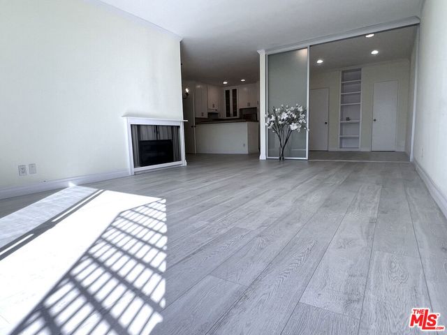11645 Montana Avenue 323, Los Angeles, CA 90049