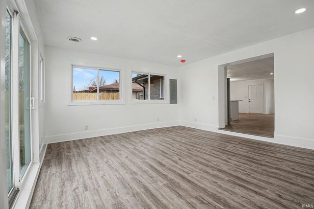 28880 County Road 16, Elkhart, IN 46516