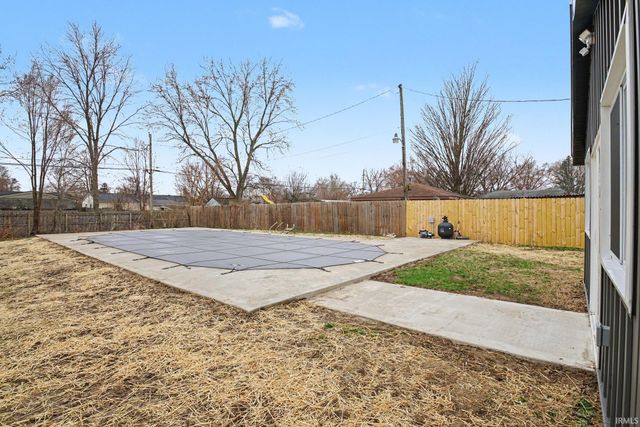 28880 County Road 16, Elkhart, IN 46516