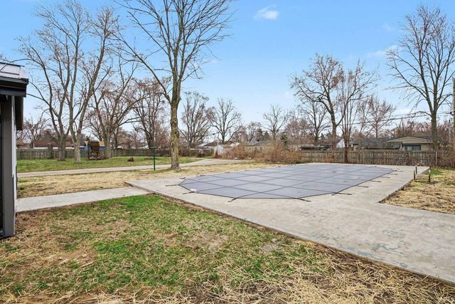 28880 County Road 16, Elkhart, IN 46516