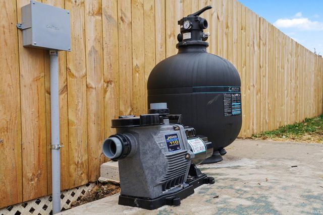 28880 County Road 16, Elkhart, IN 46516