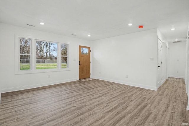 28880 County Road 16, Elkhart, IN 46516