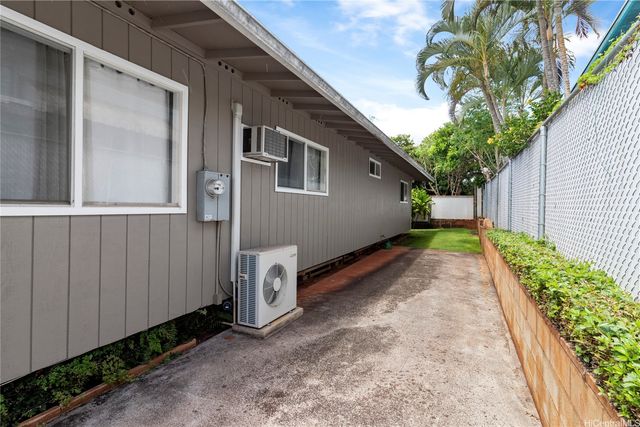 94-1136 Lumiauau Street, Waipahu, HI 96797