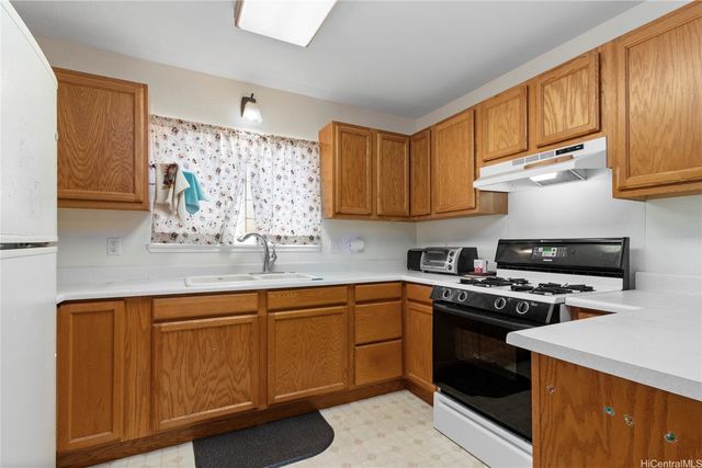 94-1136 Lumiauau Street, Waipahu, HI 96797