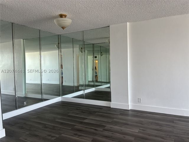 2450 NE 135th St 209, North Miami, FL 33181