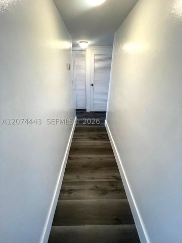 2450 NE 135th St 209, North Miami, FL 33181