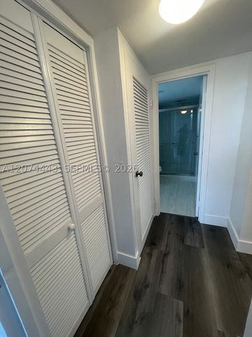 2450 NE 135th St 209, North Miami, FL 33181