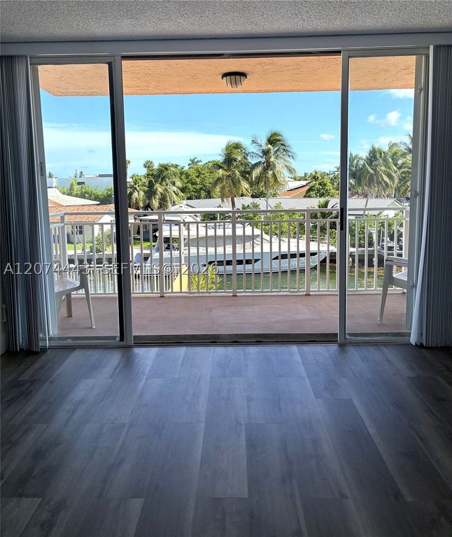 2450 NE 135th St 209, North Miami, FL 33181