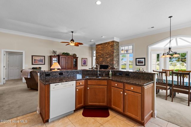646 W Chatman Drive NW, Calabash, NC 28467