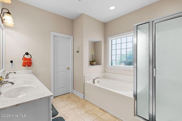 646 W Chatman Drive NW, Calabash, NC 28467