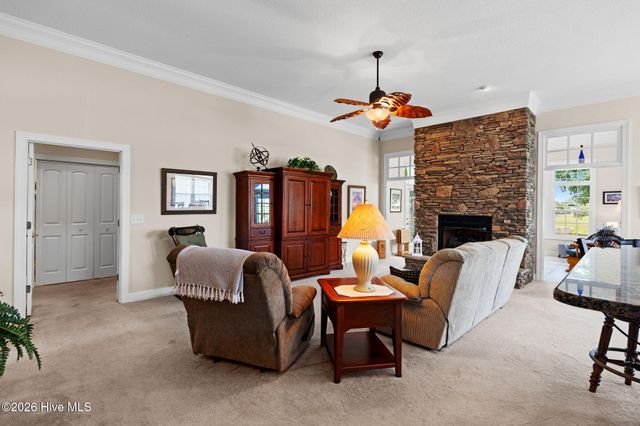 646 W Chatman Drive NW, Calabash, NC 28467