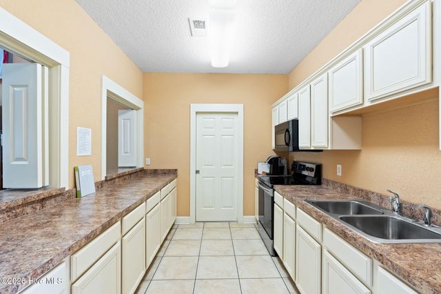 646 W Chatman Drive NW, Calabash, NC 28467
