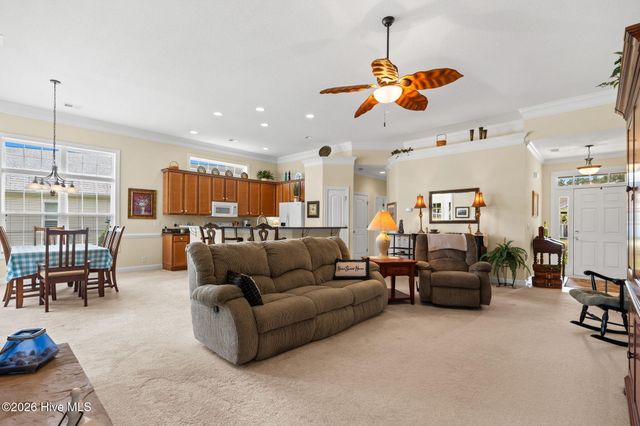 646 W Chatman Drive NW, Calabash, NC 28467
