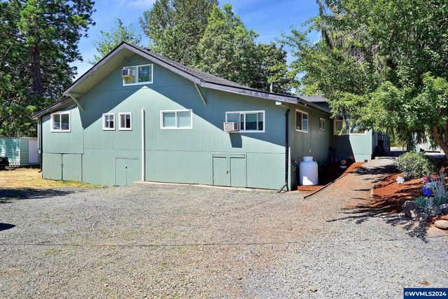 40787 Snow Peak Dr, Lebanon, OR 97355