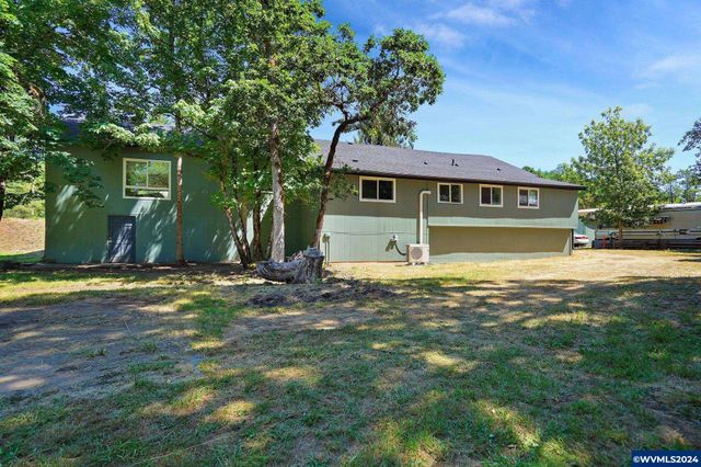 40787 Snow Peak Dr, Lebanon, OR 97355