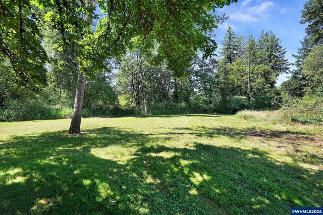 40787 Snow Peak Dr, Lebanon, OR 97355