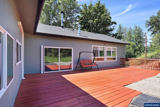 40787 Snow Peak Dr, Lebanon, OR 97355