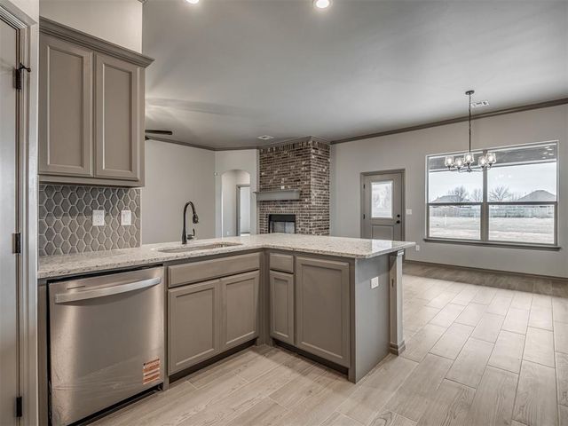 8561 Oak Tree Circle, Edmond, OK 73025