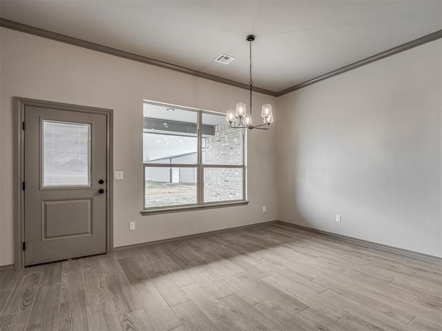 8561 Oak Tree Circle, Edmond, OK 73025