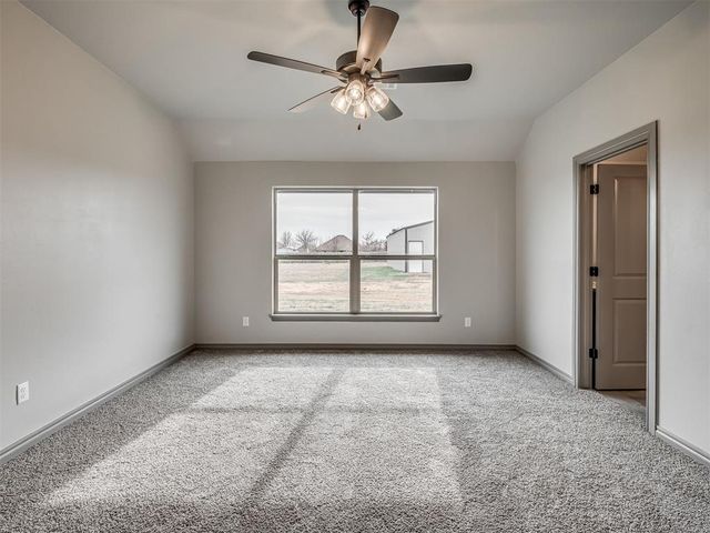 8561 Oak Tree Circle, Edmond, OK 73025