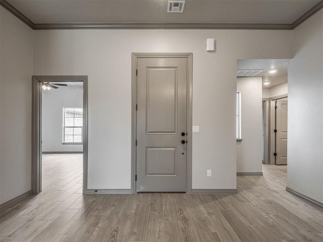 8561 Oak Tree Circle, Edmond, OK 73025