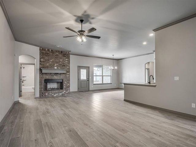 8561 Oak Tree Circle, Edmond, OK 73025