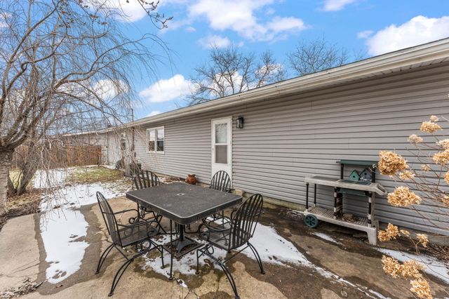 415 Sequoia Drive, Valparaiso, IN 46385