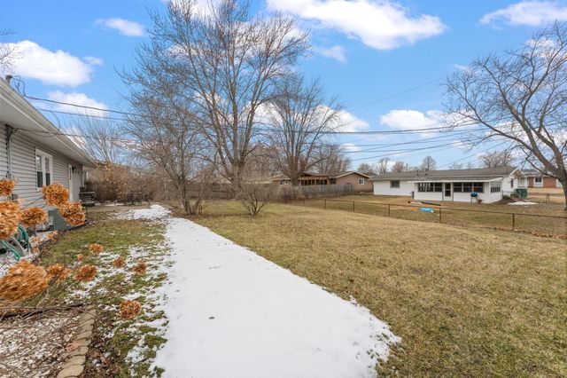 415 Sequoia Drive, Valparaiso, IN 46385