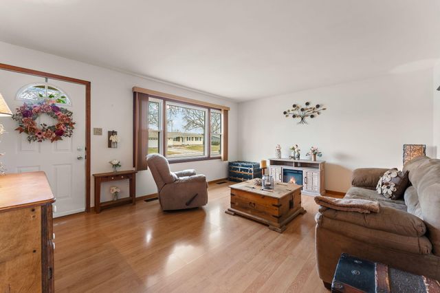 415 Sequoia Drive, Valparaiso, IN 46385