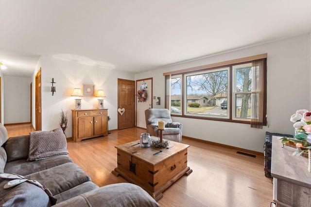 415 Sequoia Drive, Valparaiso, IN 46385