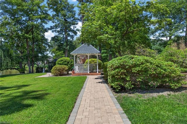 4848 Brigadoon DR, Virginia Beach, VA 23455