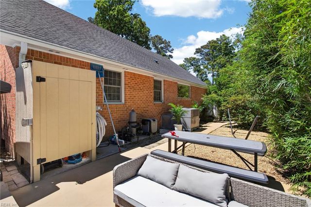 4848 Brigadoon DR, Virginia Beach, VA 23455
