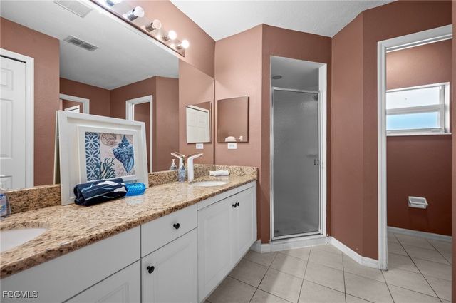 1214 SW Santa Barbara PL, Cape Coral, FL 33991