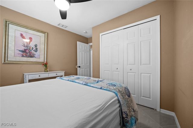 1214 SW Santa Barbara PL, Cape Coral, FL 33991