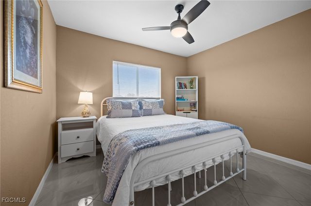 1214 SW Santa Barbara PL, Cape Coral, FL 33991