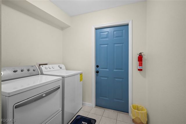 1214 SW Santa Barbara PL, Cape Coral, FL 33991