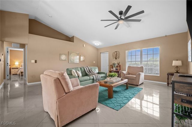 1214 SW Santa Barbara PL, Cape Coral, FL 33991