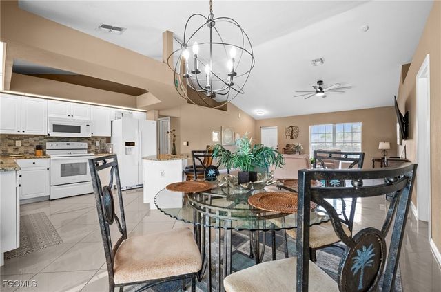 1214 SW Santa Barbara PL, Cape Coral, FL 33991